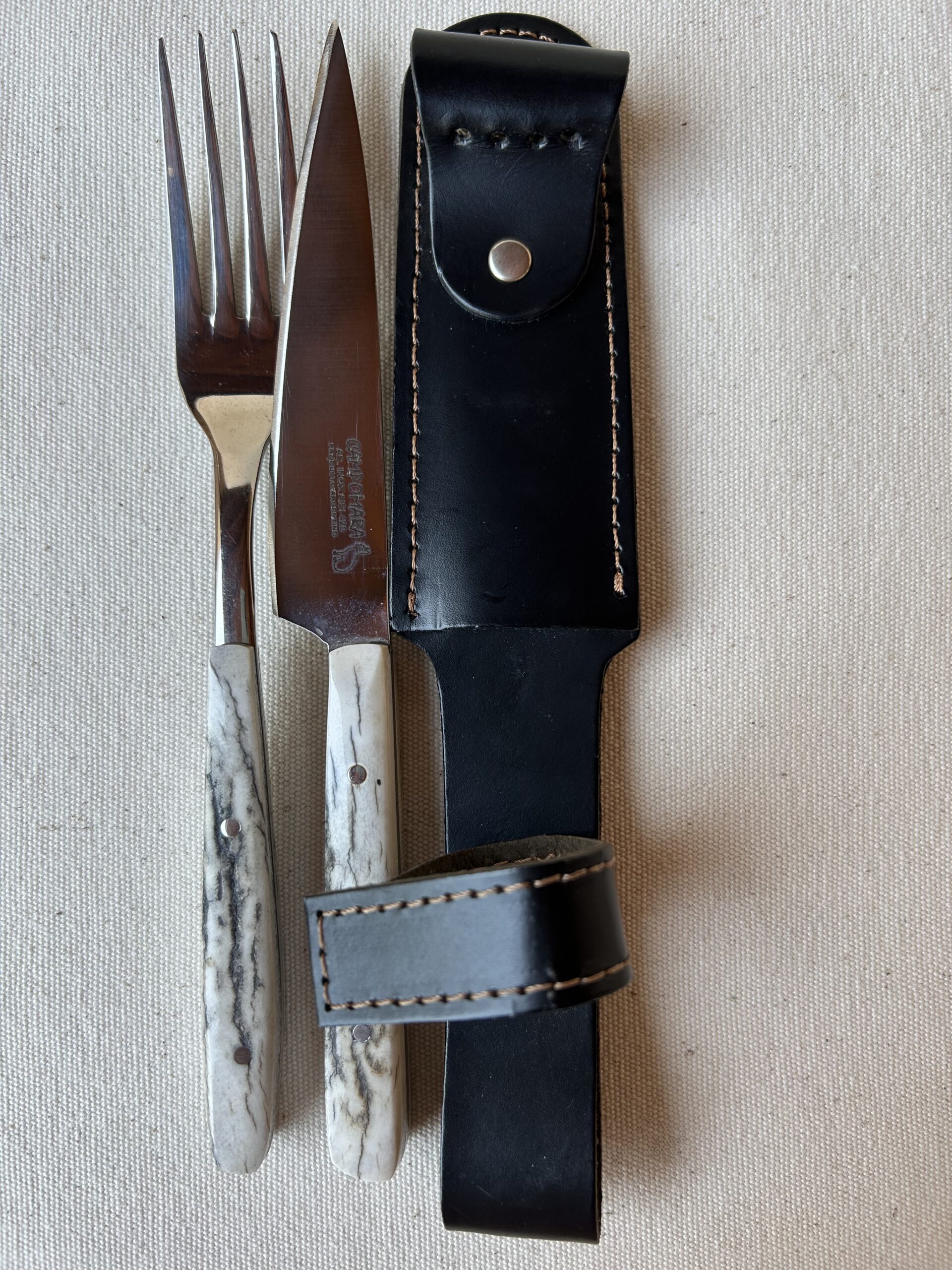 Cuchillo simple en asta hoja de acero inoxidable ,art615