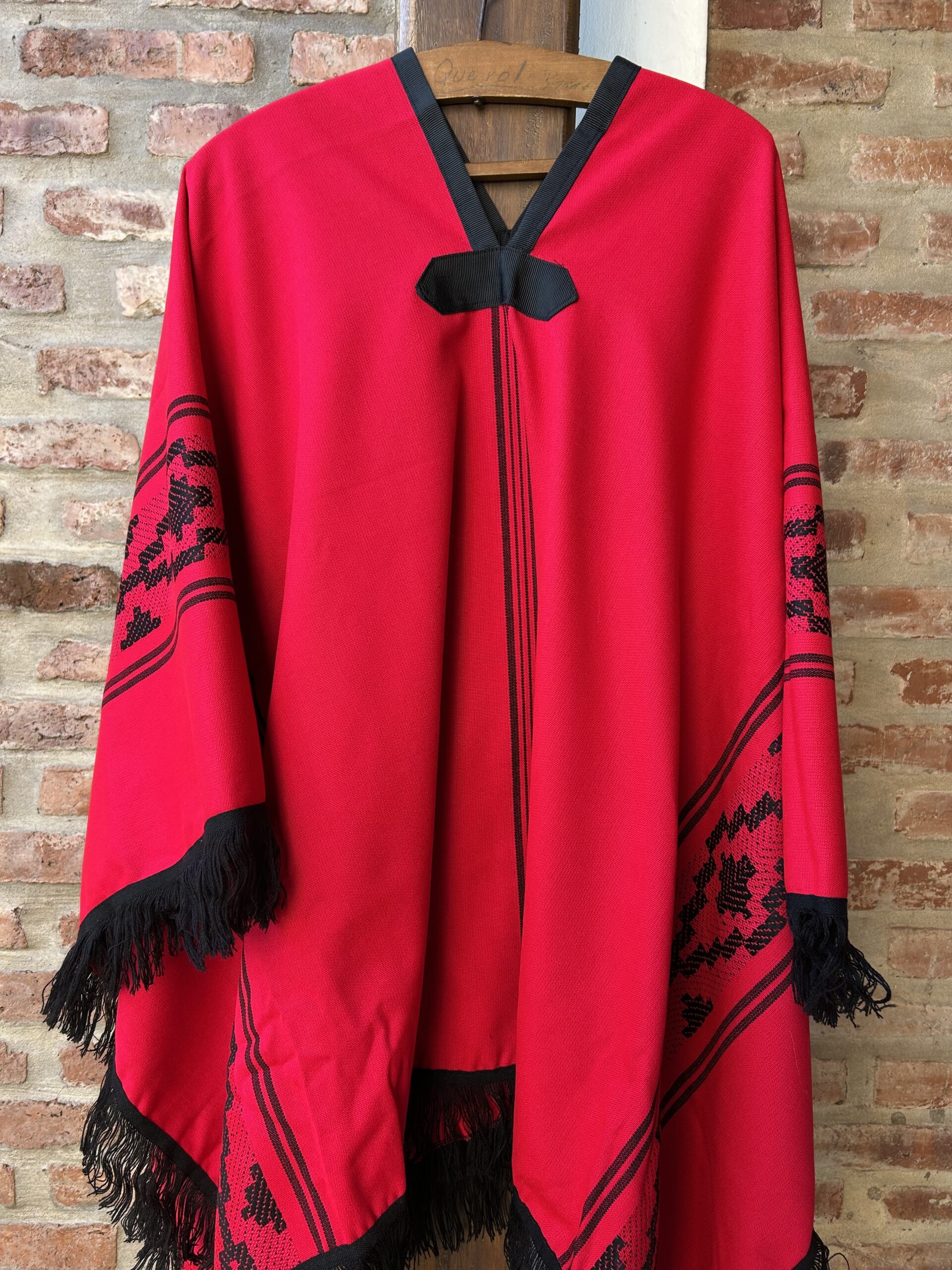 Poncho liviano Rojo con guarda