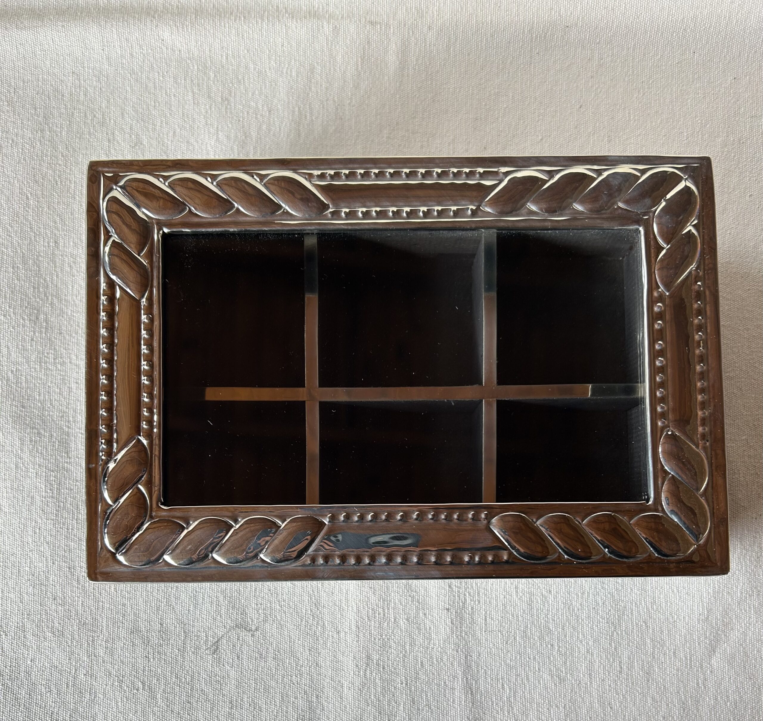 CAJA PARA TÉ X6 ALPACA Y MADERA