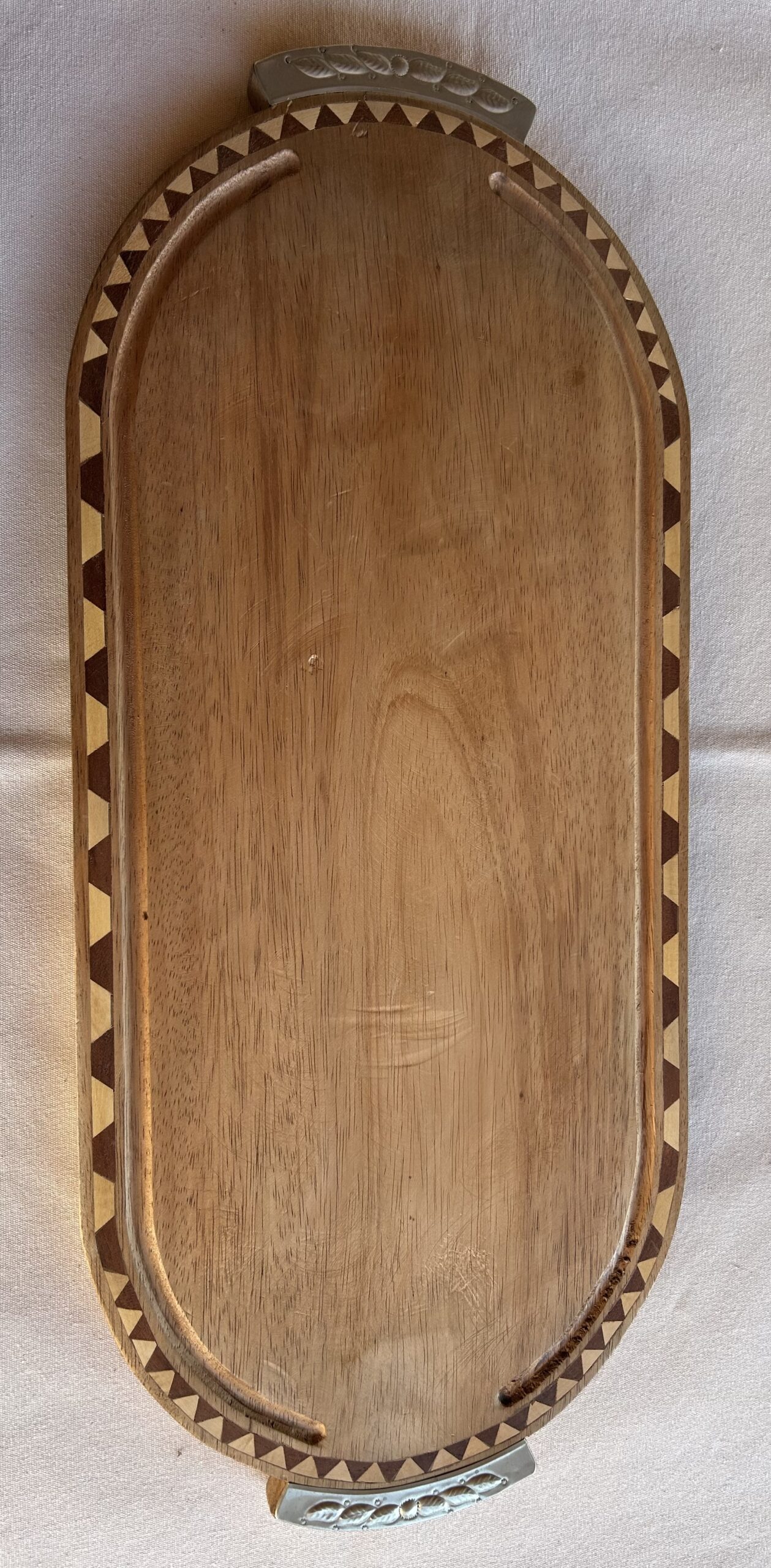 TABLA EN MADERA PACARÁ GUARDA Y ALPACA (70 CM)
