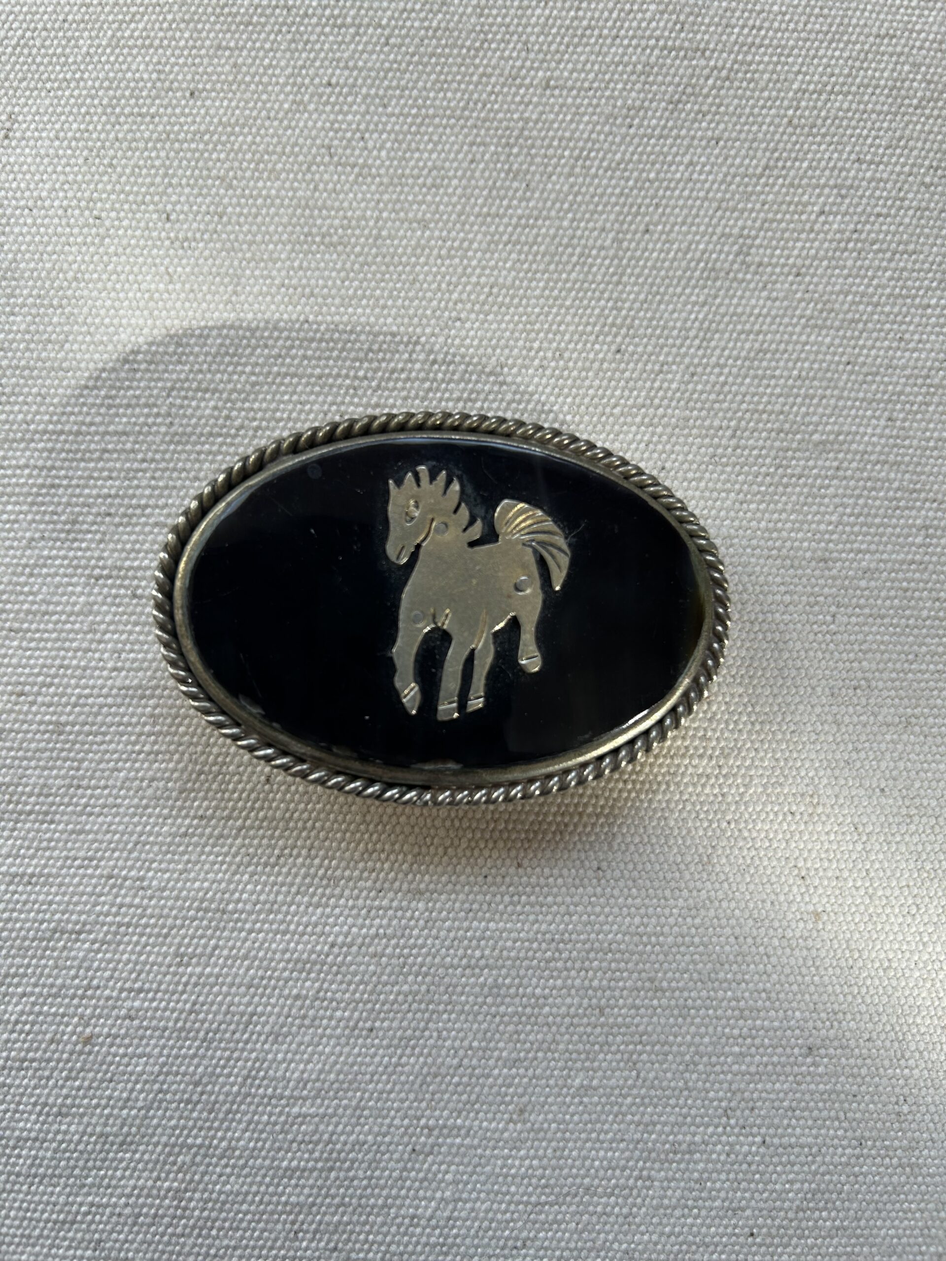 HEBILLA OVALADA ALPACA Y ASTA