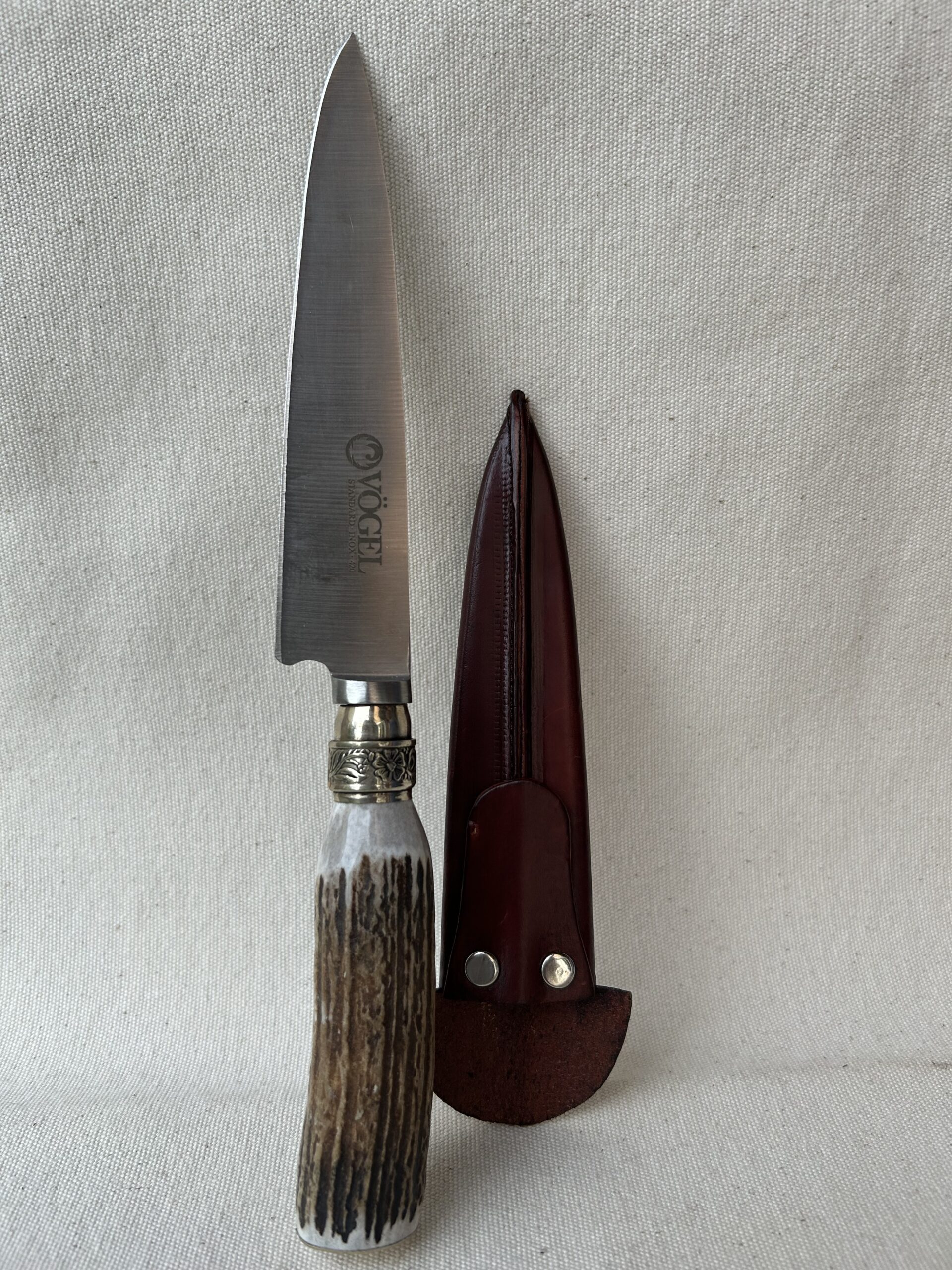 Cuchillo con cabo en Asta pesado en Alpaca con detalles en anillo con guarda con flores hoja en acero inoxidable de 14 cm hoja Vögel