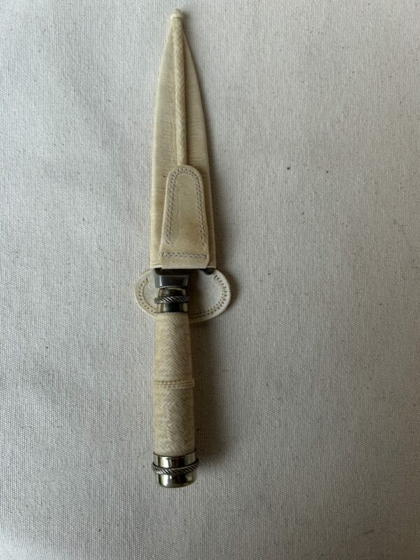 CUCHILLO TEJIDO SUPER FINO EN TIENTO 1 MONDONGILLO PUNTERA DE ALPACA VAINA EN CUERO CRUDO ACERO INOXIDABLE HOJA DE 14 CM - Image 2