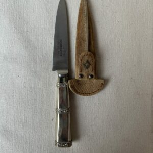 Cuchillo cabo de alpaca CON VAINA DE CUERO CRUDO hoja en acero inoxidable 12cm