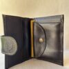 Billetera de cuero simple de dama con espacio para monedas