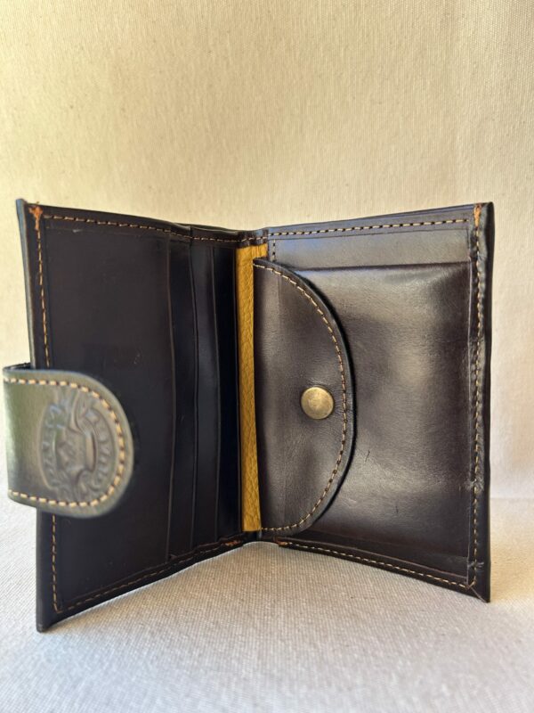 Billetera de cuero simple de dama con espacio para monedas