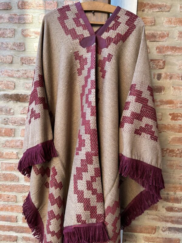 Poncho Pesado con guarda Pampa Beige-Bordo
