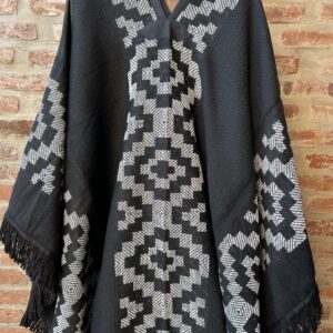 Poncho Pesado negro con guarda pampa (negro-blanco) Patágonico