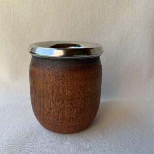Mate modelo barrilito en madera de algarrobo con virola en acero inoxidable