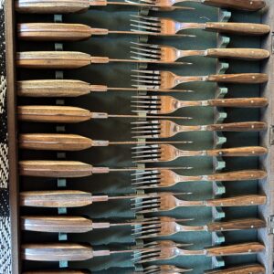 JUEGO FACUNDO PARA 12 COMENSALES EN MADERA Y ACERO INOXIDABLE
