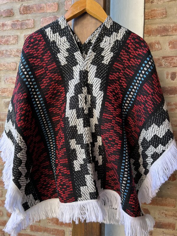 Poncho pesado de niños pehueño talle 10