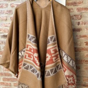 Ruana reversible marrón con guarda