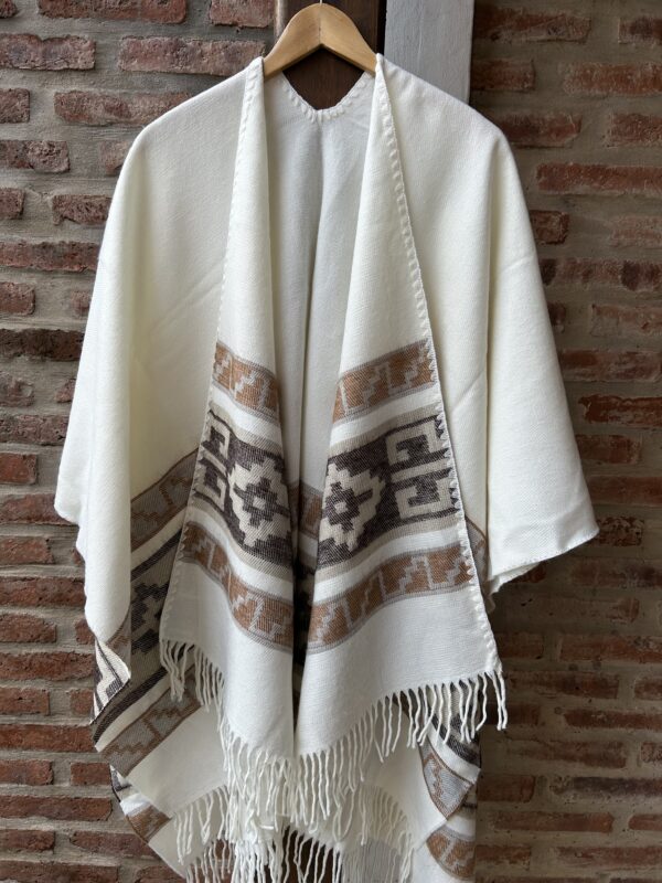Ruana  natural con guarda art 310