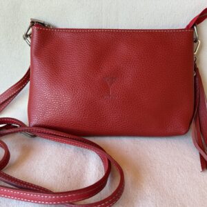 SOBRE DE CUERO CON DETALLE DE LLAVERO DE FLECOS DOBLE USO CARTERA O SOBRE PREGUNTAR COLOR DISPONIBLE ROJO NEGRO