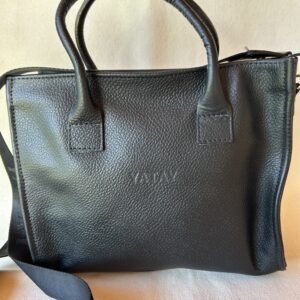 CARTERA MINI HERMÉS DE CUERO NEGRO VIENE CON CIERRE Y CORREA DESMONTABLE
