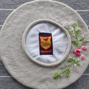 BOINA DE HILO BORDADA A MANO